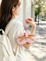Étui à lunettes tendance Lulin avec bracelet, étui à lunettes de soleil color-block en cuir PU, pochette portable pour lunettes de lecture en forme de cœur