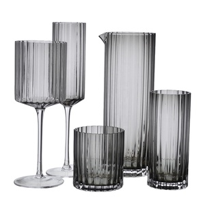 סמיו כלי זכוכית יוקרה מותאמים אישית קריסטל אפור צבעוני אוריגמי מצולע כוס שמפניה כוס גביע יין אדום - Product Image 2