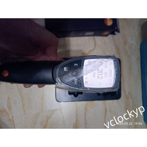 Thermomètre infrarouge Testo 835-T1 (0560 8351) avec laser 4 points, 3 piles AA utilisées - Product Image 1