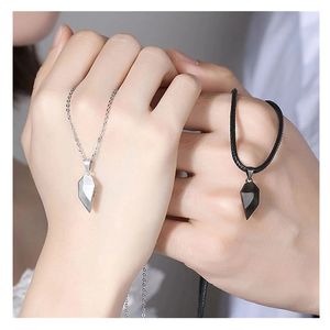 2 PCS/set <span class=keywords><strong>Love</strong></span> Magnet Attire le collier de <span class=keywords><strong>couple</strong></span> Bracelet une paire de pierre de vœux simple et créative Pendentif coeur Chaîne de clavicule - Product Image 5