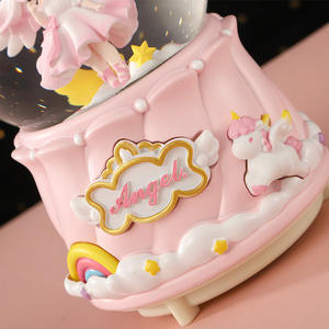 Boîte à musique automatique lumineuse en forme de boule de cristal avec projection de neige, motifs de dessins animés, ange et fille, cadeau de mariage et d'anniversaire, ornement - Product Image 4