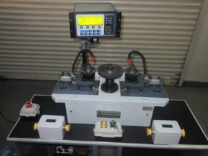 Máquina Automática de Prueba de Rodillos de Engranajes de Dos Estaciones con Pantalla LCD, Identificación Electrónica de Engranajes, Garantía de 1 Año - Product Image 3