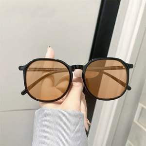 Gafas de Sol Redondas Personalizadas de Gran Tamaño, Modernas y Elegantes, Gafas de Sol de Moda Retro de Lujo para Mujer, Gafas de Sol con Montura Grande - Product Image 6