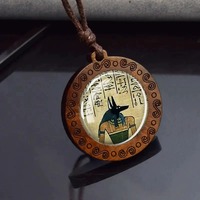Pendentif en bois Ankh Anubis Scarabée, décoration vintage, mythologie égyptienne, bijoux unisexe avec chaîne en corde, style rustique et tendance