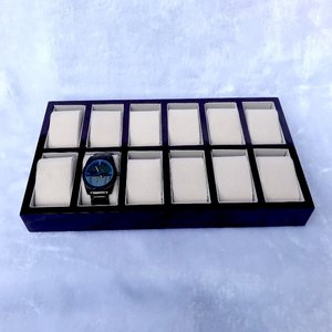 Boîtes à bijoux rectangulaires en <span class=keywords><strong>bois</strong></span>, organisateur de rangement, étui de présentation anti-poussière, coussin de présentation de <span class=keywords><strong>montre</strong></span> en microfibre personnalisé, support de <span class=keywords><strong>montre</strong></span> - Product Image 5