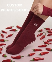 Chaussettes de Pilates personnalisées antidérapantes avec logo brodé et volants pour femmes Kaos kaki