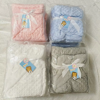 Couverture pour bébé nouveau-né douce et confortable en polaire polyester tricotée double couche écologique avec pompon