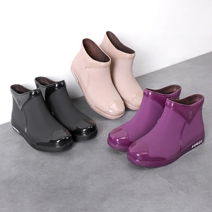 Bottes d'équitation minces pour femmes, chaussures d'eau, surchaussures à Tube court mignon Plus velours, chaussures de pluie à la mode pour femmes adultes, tendance la Plus chaude - Product Image 1