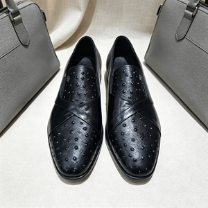 Mocasines para Hombre con Patrón de Avestruz, Diseño Cruzado con Textura Exótica, Elegantes Zapatos Formales Negros Sin Cordones - Product Image 2