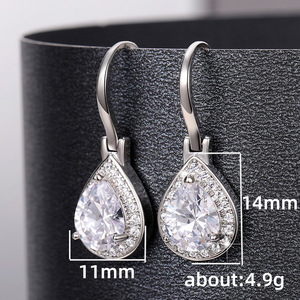 Eleganti Orecchini Pendenti a Goccia con Effetto Cristallo per Donne, Gioielli di Moda per Uso Quotidiano e Feste - Product Image 5