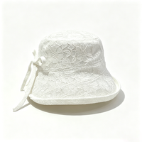 Chapeau Bob Blanc en Dentelle pour Femme avec Nœud, Broderie Florale Respirante, Protection Solaire, Casquette de Pêcheur pour l'Été, la Plage et les Voyages