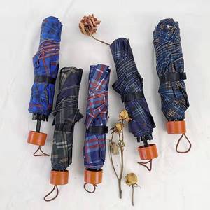 ร่มพับลายตาราง 3 ตอน พกพาสะดวก ร่มเปิดปิดแบบมือหมุน ร่มของขวัญ - Product Image 2
