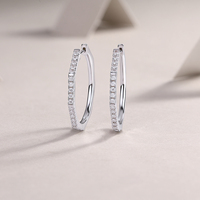 Boucles d'oreilles créoles géométriques en argent sterling 925 avec moissanite pour femme, serties de moissanite facettée à griffes partagées, style éternité