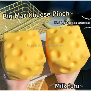 Bloc de fromage réaliste anti-stress en TPR, jouet de farce non comestible pour amis de 14 ans et plus, en stock - Product Image 4