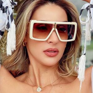 Lunettes de soleil carrées surdimensionnées élégantes rétro tendance 2022, verres dégradés en une seule pièce, lunettes de soleil pour femmes - Product Image 1