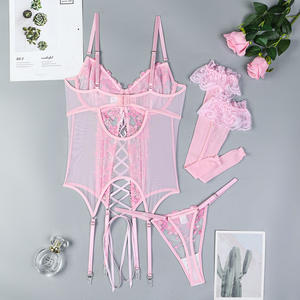 Nouveauté - Combinaison à fleurs brodée avec bas - Ensemble de lingerie élégant de haute qualité en 3 pièces pour femme - Product Image 6