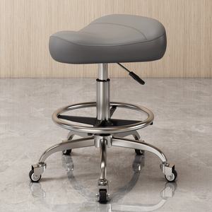 Taburete Redondo Giratorio con Elevación, Negro, de PU, para Peluquería, Salón de Belleza, con Respaldo - Product Image 6