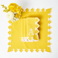 Nappe de table en lin de luxe française à bord festonné brodé avec motif floral sur mesure pour hôtel mariage