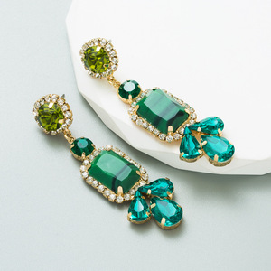 Pendientes al por mayor a granel Huggie Ear Square Earring CZ Bohemian Gemstones Pendientes para mujeres - Product Image 1