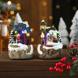 Nouvelle maison de Noël transfrontalière avec scène de neige, en fibre optique LED rotative, boîte à haut-parleur électrique, ornement artisanal en résine - Product Image 1
