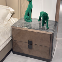 Solution de personnalisation de meubles de villa de luxe tout-en-un : Lit élégant et moderne sur mesure, lit king size avec cadre rembourré en cuir