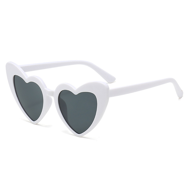 Hot Selling Women Heart Shaped Vintage Sun Glasses Comfortable Fashionable Sunglasses for Parties Outdoor Activities Customised