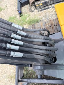 รถขุดมือสอง Volvo EC210 ขนาด 21 ตัน คุณภาพเชื่อถือได้ พร้อมชุดตีนตะขาบที่แข็งแรง เหมาะสำหรับงานขุดดินและงานฐานราก - Product Image 5