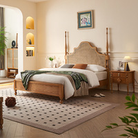 Ensemble de meubles de chambre à coucher de style nordique de luxe en bois massif avec table de chevet et armoire