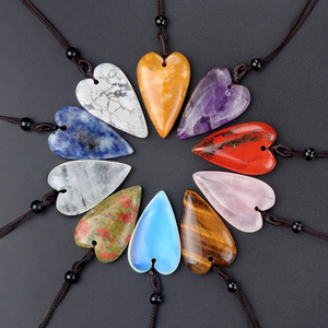 40mm Grand Collier <span class=keywords><strong>Coeur</strong></span> Cristal Naturel Oeil de Tigre Jaspe Rouge Agate Pierre Polie <span class=keywords><strong>Coeur</strong></span> Pendentif Collier Avec Cordon Noir - Product Image 4