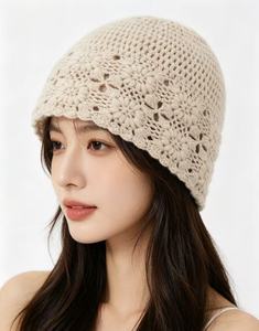 Gorro de Punto Calado Hecho a Mano para Mujer, Novedad de Primavera-Verano, Versátil, Protector de Orejas y Elegante - Product Image 2