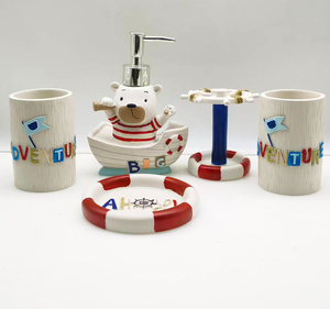 Set da Bagno di Lusso in Resina, Accessori Decorativi per Hotel 5 Stelle, Dispenser per Lozione, Design Retrò - Product Image 5