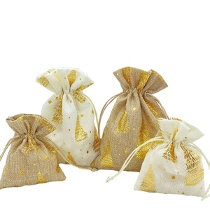 Bolsa de Regalo de Lino con Cordón de Diseño Profesional Sanas para Navidad, Venta al por Mayor, con Impresión Dorada para Decoración Navideña - Product Image 1