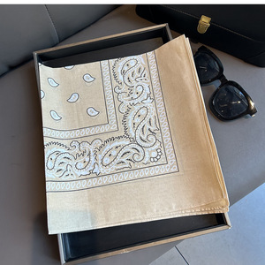 Bandana Personalizzata con Stampa Paisley, Asciugatura Rapida, Assorbimento dell'Umidità e del Sudore - Product Image 2