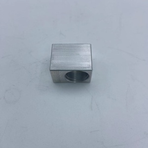 Pièces usinées CNC sur mesure en gros, tournage de précision automatique 5 axes pour métal, aluminium, laiton, acier inoxydable - Product Image 3