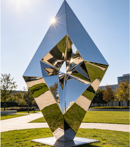 Escultura Decorativa de Metal de Acero Inoxidable con Diseño Original Geométrico Irregular Abstracto, Estatua Personalizada - Product Image 1
