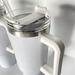 Paquete de 20 Tazas de Viaje Personalizadas con Logotipo, de 40 oz, Blancas, para Sublimación, Aisladas al Vacío, para Café, Cerveza, con Asa y Pajita - Product Image 3