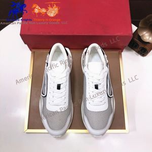 Zapatos Casuales de Diseño Original de Lujo para Mujer, Alta Calidad con Forro de Cuero Genuino y Amortiguación, Estilo Valentino - Product Image 2
