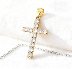 Pendentif hip-hop pour <span class=keywords><strong>homme</strong></span> en acier inoxydable avec croix, accessoire polyvalent en zircon sur une <span class=keywords><strong>chaîne</strong></span> à maillons - Product Image 1