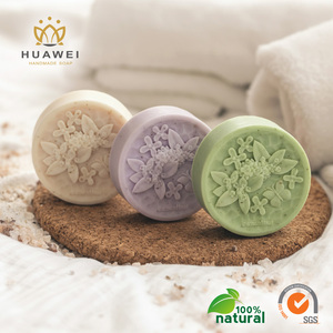 Savon à l'huile d'olive pressée à froid de qualité supérieure, savon aux huiles essentielles végétales pures pour une expérience luxueuse de savon artisanal entièrement naturel - Product Image 1