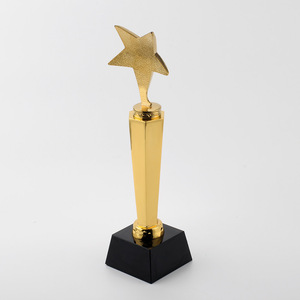 Primo trofeo stella trofeo scudi metallici pentagramma in metallo creativo trofeo a forma di cuore - Product Image 6