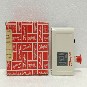 Danfoss KP1 Low Pressure <b>Switch</b> 060-110166 Auto Reset AC/DC 1/4" Flare - Product Image 1