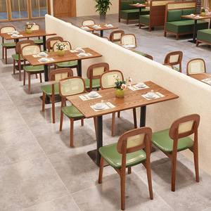 Canapés en osier et bois massif avec revêtement en cuir vert, ensemble pour salle à manger ou restaurant - Product Image 4