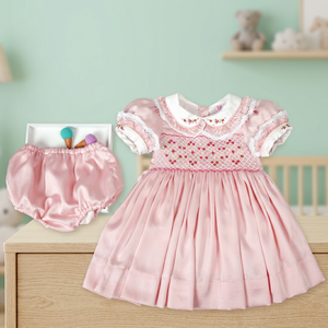 Robe élégante pour filles en coton 100% à volants géométriques - Vêtements pour enfants en gros, marque Babeeni, certifiée CPSIA OEKO-TEX - Product Image 3