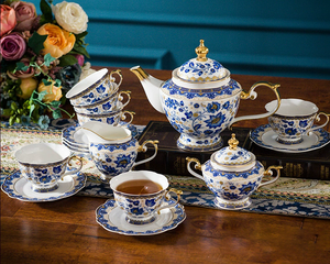 Juego de Té Floral Vintage de Lujo de 6 Piezas, Taza y Platillo de Porcelana China, Tetera de Porcelana Azul y Blanca para Fiestas de Té o Regalos - Product Image 2