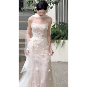 Abito da sposa senza spalline in tulle con fiori 3D e sciarpa velata per matrimonio all'improvviso - Product Image 3