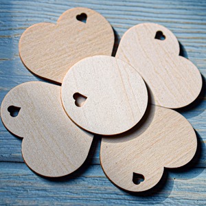 Etichette Personalizzate in Legno con Incisione Laser per Bomboniere Matrimonio, Cuori con Scritta <span class=keywords><strong>Mr</strong></span>/Mrs, Nomi Coppia e Data - Product Image 6