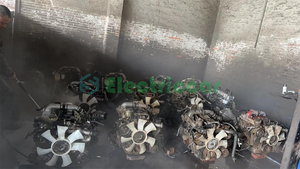 Motor Nissan TD27 Usado en Buenas Condiciones con Caja de Cambios - Product Image 6