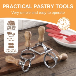 Ensemble de découpeurs à raviolis multi-formes en métal jetables avec manche en bois, compatibles lave-vaisselle et four, pour pâtes, raviolis et cuisine maison - Product Image 3
