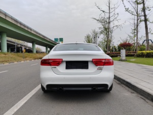 รถจักรยานยนต์ยนต์ Jaguar XE 2.0T Turbo Sports Sedan ปี <span class=keywords><strong>2015</strong></span> มือสองสุดหรู ประสิทธิภาพสูง รถอังกฤษ สภาพดี พร้อมส่ง - Product Image 4