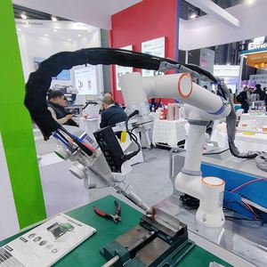 Bras robotisé articulé à 6 axes de précision HWINT à prix de gros pour la palettisation, l'emballage de colis et la manutention de matériaux - Product Image 1